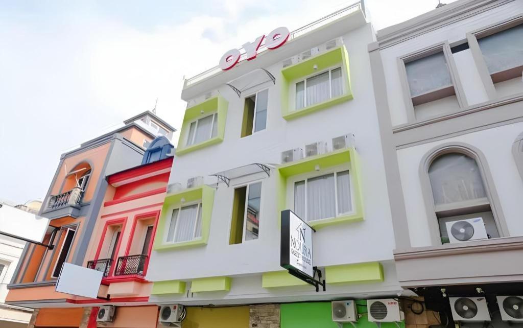 Noura Guest House Syariah Malang Exteriör bild