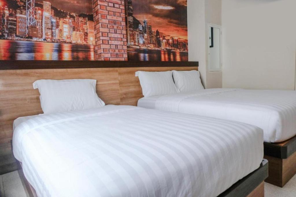 Noura Guest House Syariah Malang Exteriör bild