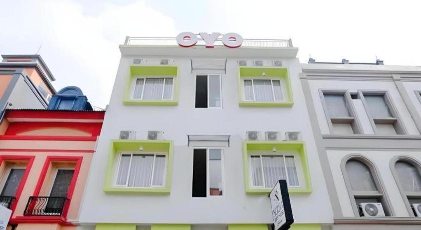 Noura Guest House Syariah Malang Exteriör bild