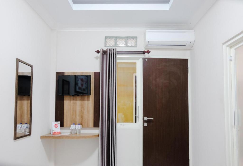 Noura Guest House Syariah Malang Exteriör bild